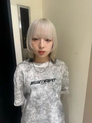 ショート カラー Maria 梅田/デザインカラーのヘアスタイル