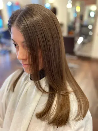 ロング AFLOAT SAYURIのヘアスタイル