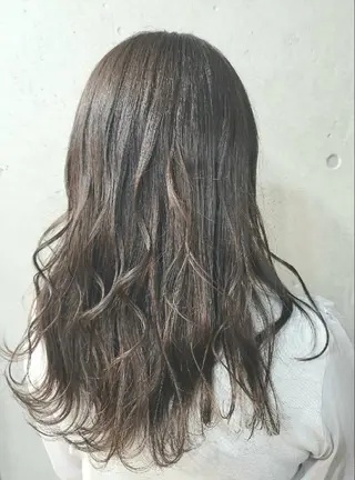 セミロング カラー S. ERIのヘアスタイル