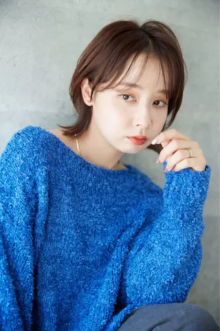 ミディアム be.Perch所属・シモウラ アオイのヘアスタイル