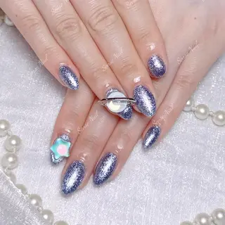 ネイル Queening 🦋のネイルデザイン