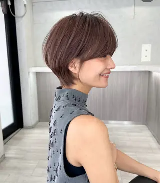 ショート グレージュ/レイヤー ふうか　渋谷のヘアスタイル