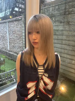 ミディアム Anna⸝⸝⸝ഒ/ 二ュアンス/艶カラーのヘアスタイル