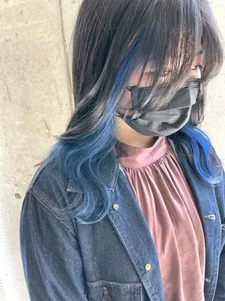 セミロング カラー SALOWIN池袋East店3F所属・インナーカラー 推し ブリーチ 髪質改善のヘアスタイル