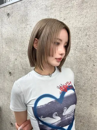 ショート カラー みつゆ 表参道/原宿のヘアスタイル