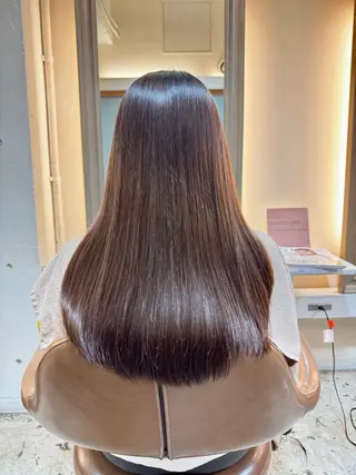 ロング タツキ／レイヤー／ パーマ／艶カラーのヘアスタイル