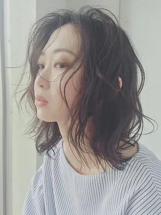 ミディアム カラー パーマ ヘアアレンジ FRAME所属・FRAME/髪を育 てる/大人デザインのヘアスタイル