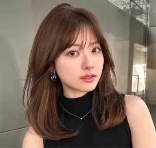 ミディアム ショート/ボブ/透明 感カラー/高橋あみのヘアスタイル