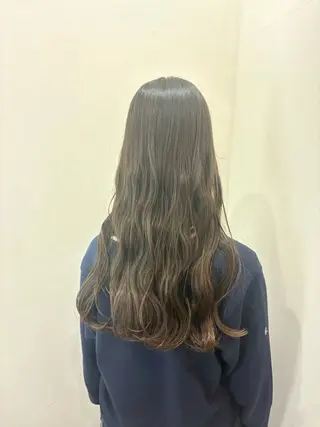 ロング 🎀透明感カラー 🐈ナズナのヘアスタイル