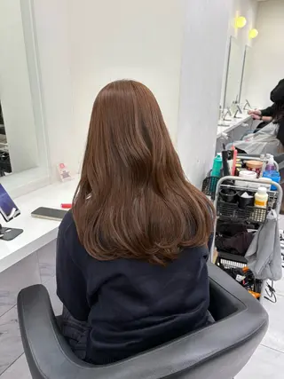 カラー ベージュ／ブラウン/ ナチュラルレイヤーのヘアスタイル