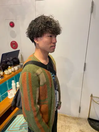 ミディアム パーマ メンズ RIN／韓国ヘア レイヤーカットのヘアスタイル