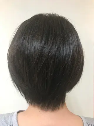 ショート カラー 横田  尚登のヘアスタイル