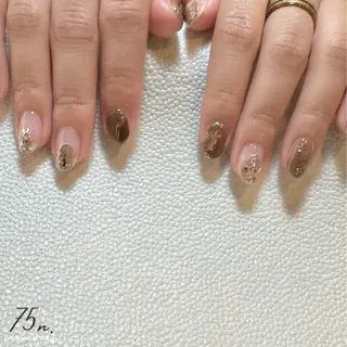 ネイル 75n. ナゴンのネイルデザイン