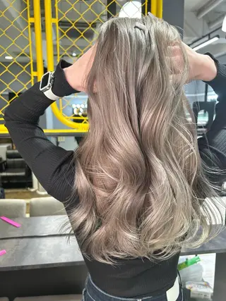 セミロング カラー Giselハヤシ ケンタのヘアスタイル