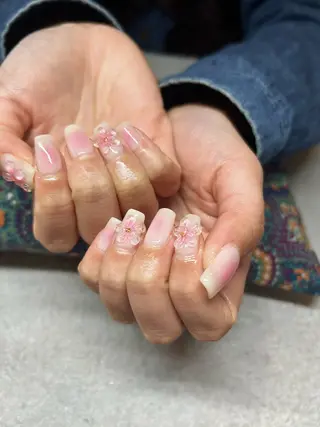 ネイル nails Mintia ～esaka～所属・松本 麻子のネイルデザイン