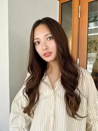 ロング カラー 岩下 実希のヘアスタイル