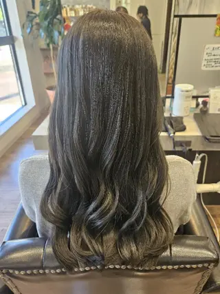 ロング カラー 関口 友菜のヘアスタイル