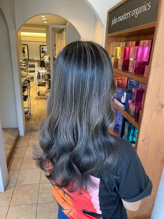 ロング ハイトーン/透明感 カラー/下出有沙のヘアスタイル