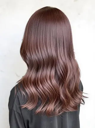 ロング 村岡彩優/松本 /ブリーチ/艶カラーのヘアスタイル