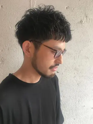 ショート パーマ メンズ Fuuu《フゥ》所属・シノザキ シンゴのヘアスタイル