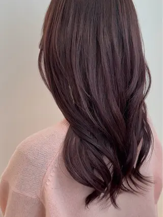 ミディアム WHITELY     Shibuya所属・プライベートサロン Akane🤍のヘアスタイル