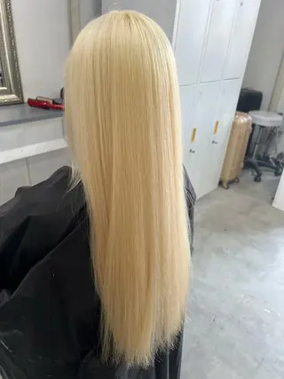 ロング ハイトーンカラー 坂本 翼のヘアスタイル