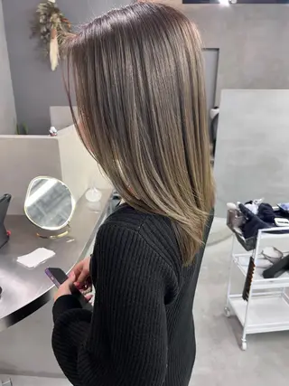 ロング カラー qulim所属・前橋 姫奈のヘアスタイル