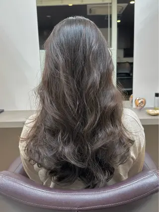 ロング パーマ soöze所属・sena/博多/ コテ巻き風パーマのヘアスタイル