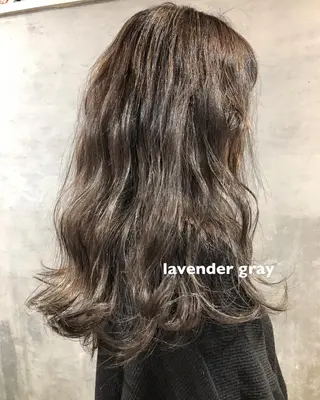 セミロング カラー ツキノキ ミナのヘアスタイル