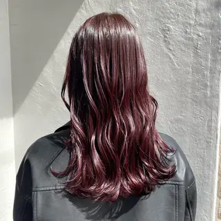 セミロング 岡本 彩香のヘアスタイル