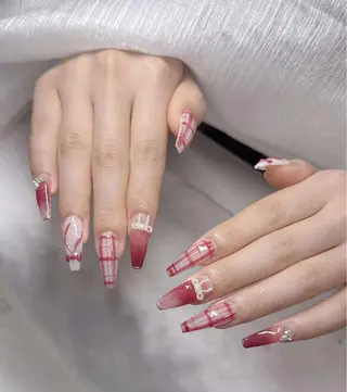 ネイル Lee Nailsのネイルデザイン