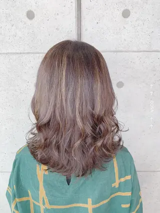 ミディアム カラー 福森 みずきのヘアスタイル