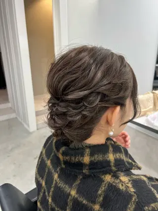 ミディアム maya レイヤーカットのヘアスタイル