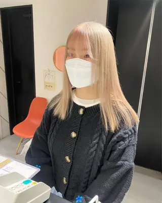 セミロング デザイン🥇複雑履歴 ハイトーン特化のヘアスタイル