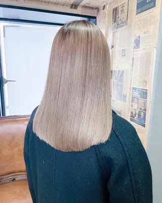 ミディアム カラー ネイル マツエク・マツパ アイブロウ Chic シックのヘアスタイル