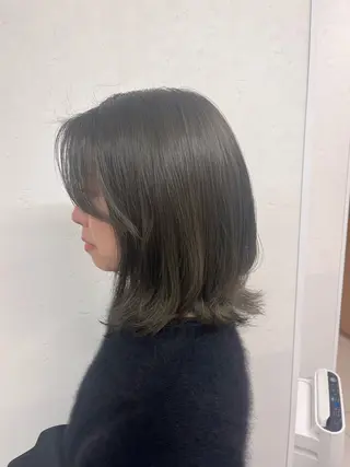 ミディアム ナチュラルベージュ/ 顔周りカット/由喜のヘアスタイル