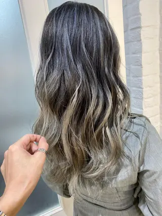 ロング カラー 🍀透明感抜群🍀/ ハイトーンカラーのヘアスタイル