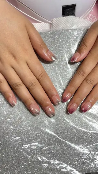 ネイル VIERU 🌈🎀💖のネイルデザイン