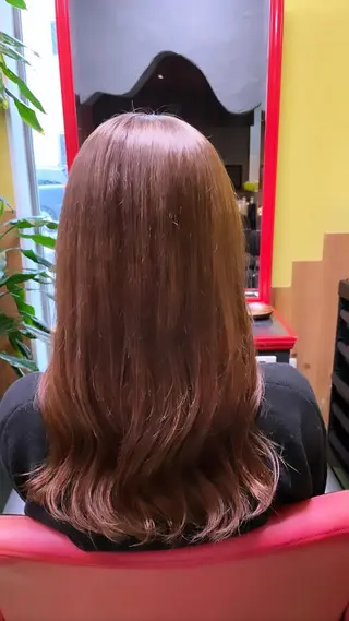 セミロング カラー デザインカラー🏝️ 須賀汐音のヘアスタイル