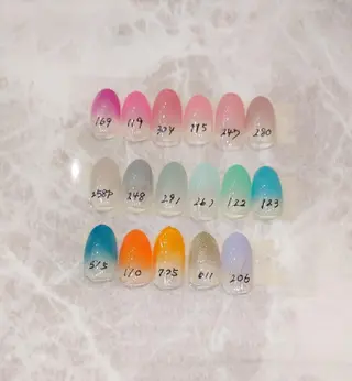 ネイル 會田 瑠衣のネイルデザイン