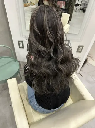 ロング カラー さあや 【透け感/艶感】のヘアスタイル