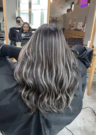 セミロング カラー ROBIN所属・指名数No.1 /NAOYAのヘアスタイル