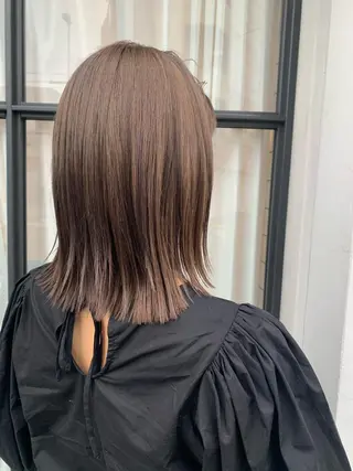 ミディアム 伊藤 陽のヘアスタイル