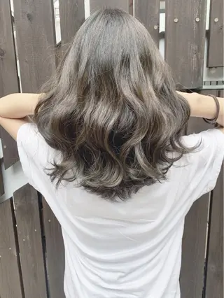 セミロング H所属・H (エイチ) 烏丸御池店のヘアスタイル