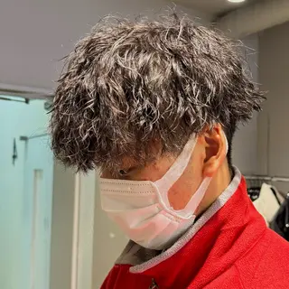 ミディアム パーマ ヘアアレンジ メンズ 艶カラー の達人のヘアスタイル