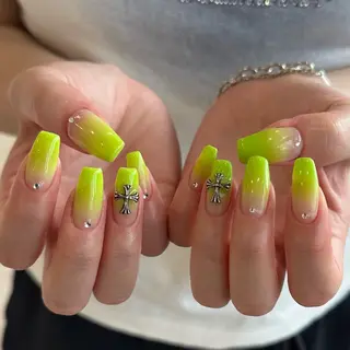 ネイル nail salon LIFE2nd所属・be' Yuhiのネイルデザイン