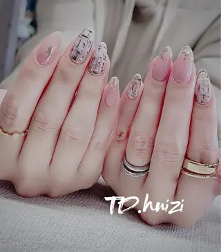 ミディアム めぐみのネイルサロン 惠のネイルデザイン