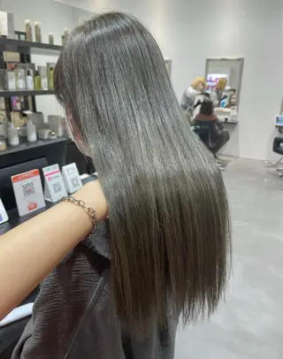 ロング カラー ヘアアレンジ 小倉 愛里のヘアスタイル