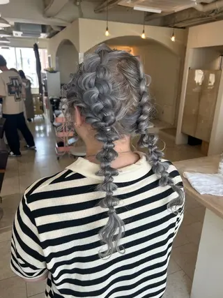 ロング ヘアアレンジ Maho/海外 レイヤー/ハイトーンのヘアスタイル