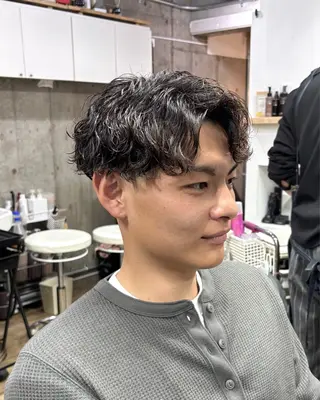 ミディアム パーマ メンズ homme, famille raugh【オム・ファミーユ・ラグ】所属・【メンズ特化】パーマ /マッシュ/たいちのヘアスタイル